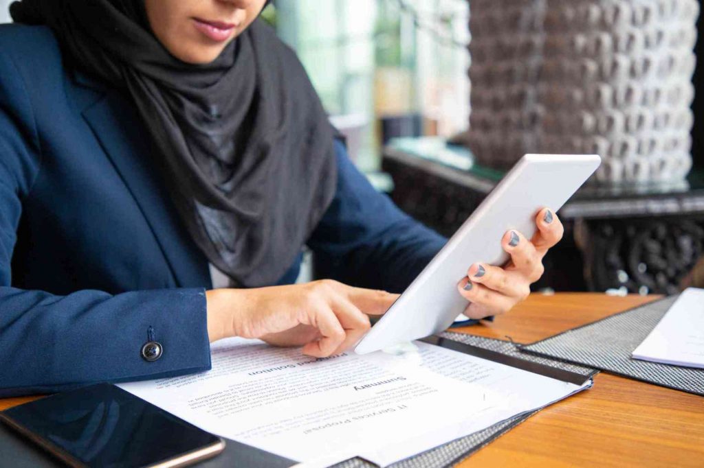 UAE Labour Law: What It Is, Who It Applies To, and Why People Search It?