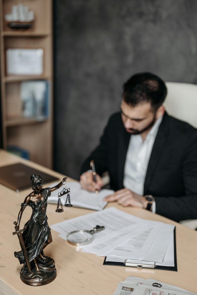 Who Needs Debt Collection Lawyers in UAE?
