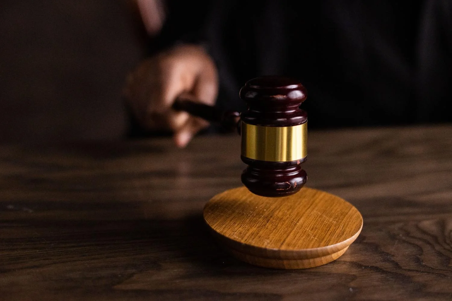 wooden gavel 1