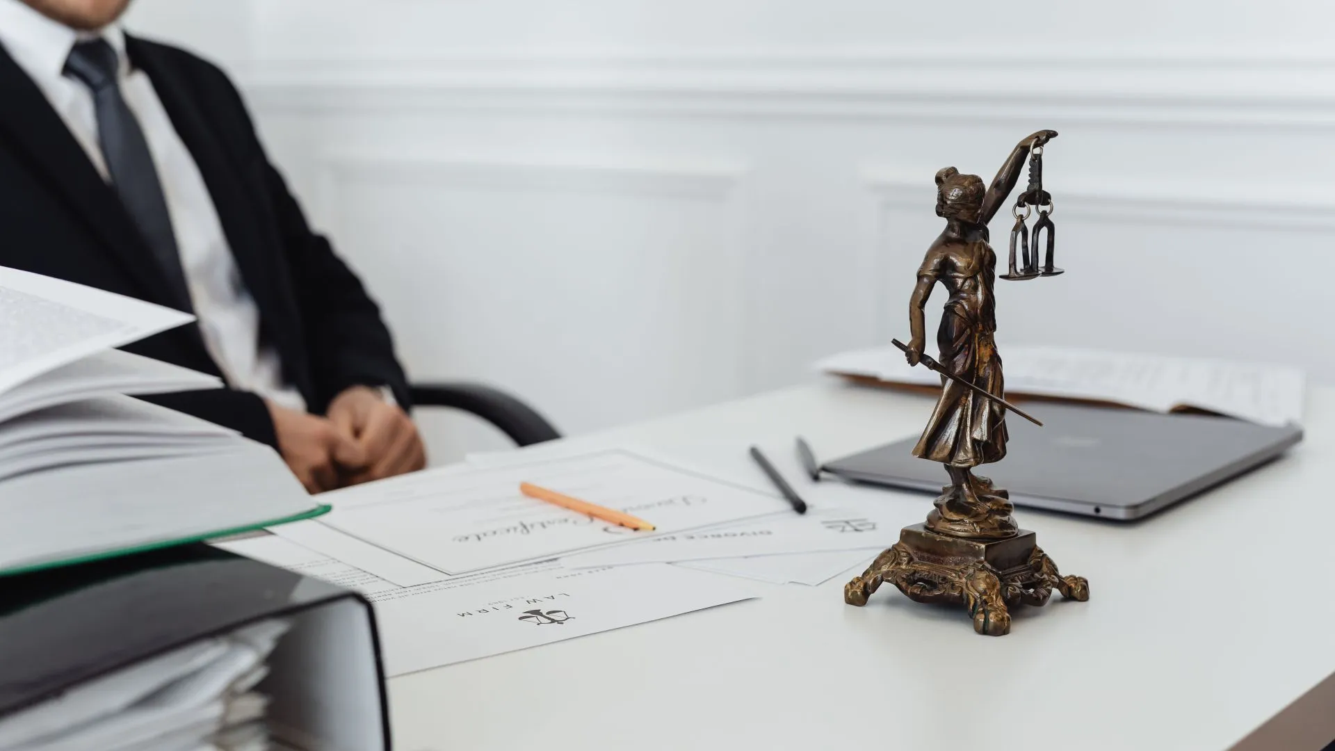 civil litigation lawyer