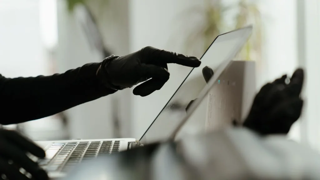 How to Report a Scammer in the UAE