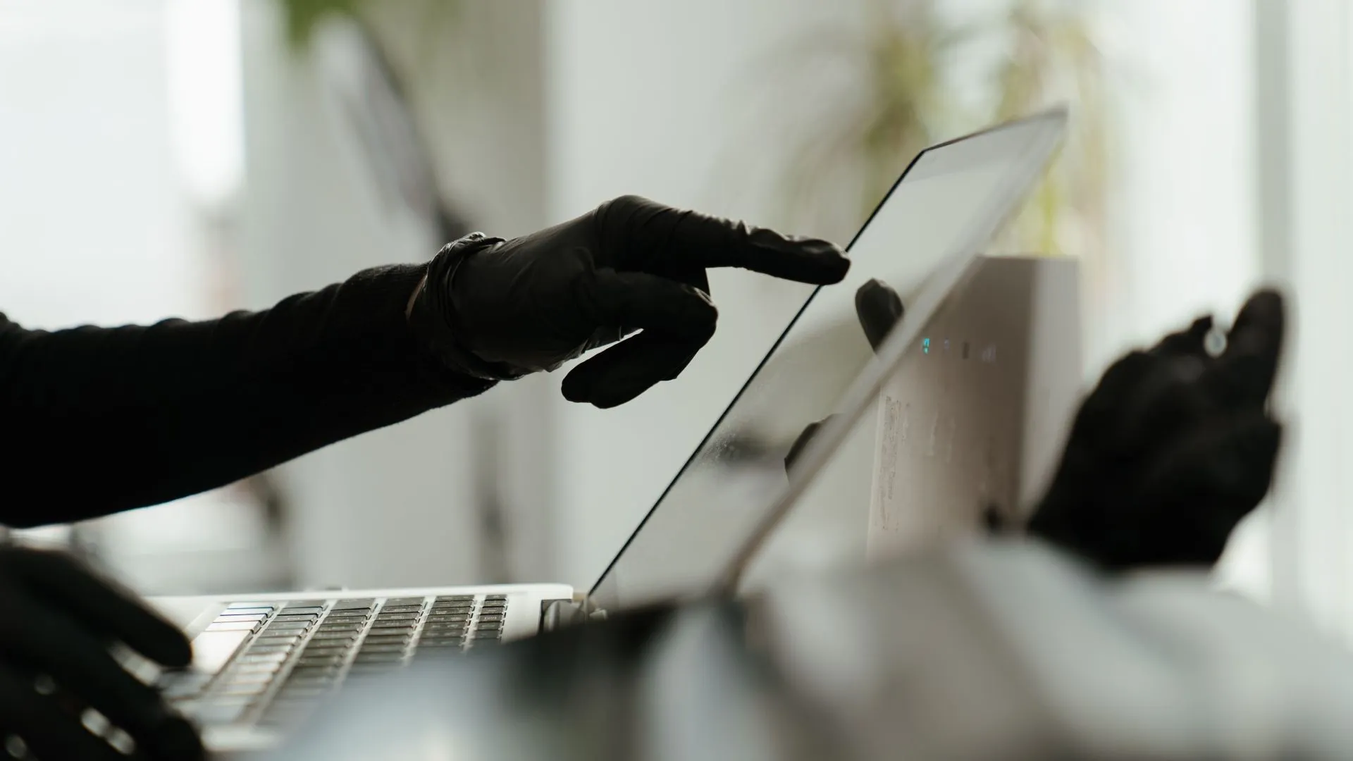 How to Report a Scammer in the UAE