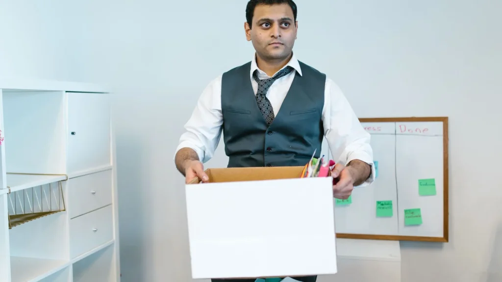 uae labour law termination benefits
