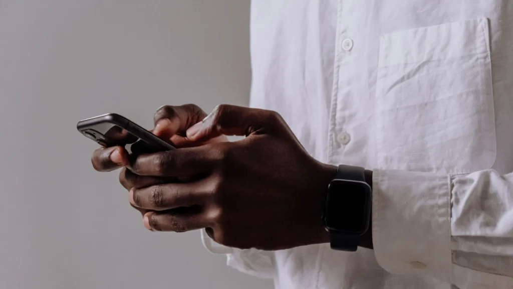 WhatsApp Legal Rules in the UAE