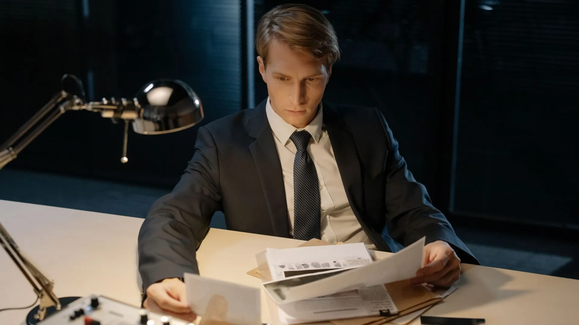 workplace investigation lawyer in the uae